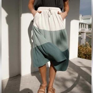 New NINEXIS Boutique Cotton Linen Green Tiered‎ Best of the Block Skirt Plus 3X